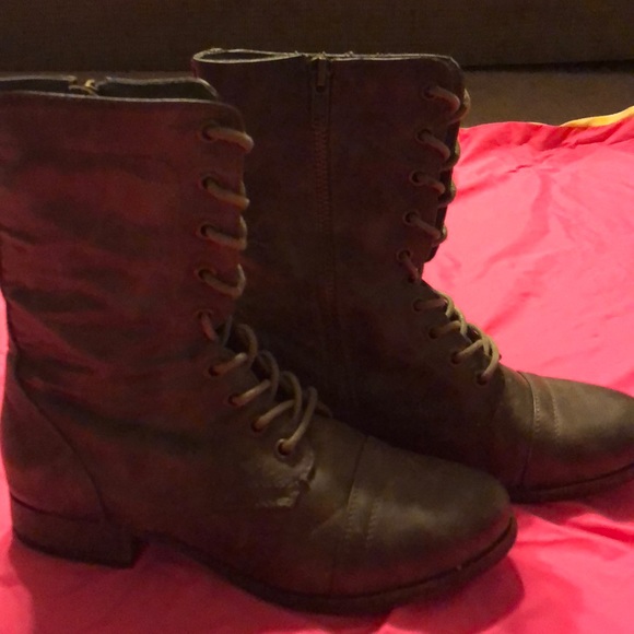 Charlotte Russe Size 6 Lace Up Boots with Zipper - Picture 2 of 5